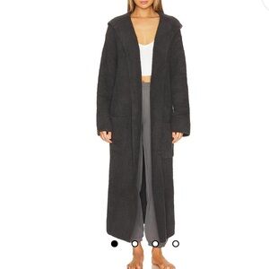 Barefoot Dreams CozyChic Ribbed Hooded Robe in Carbon Size 3